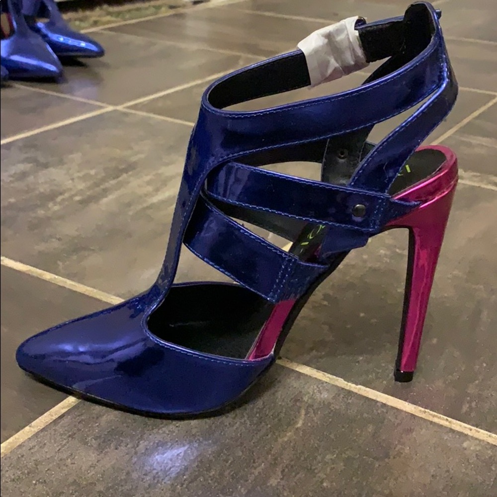 Shoes - Picture 2 of 5